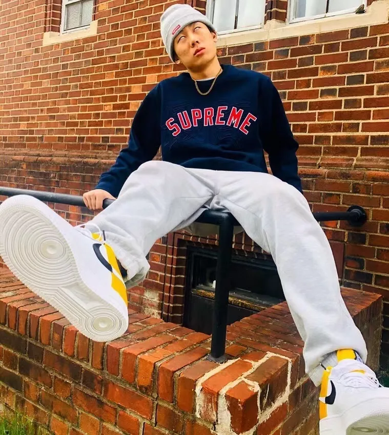 S024#140200185 Supreme 20SS Kanji Logo Crewneck