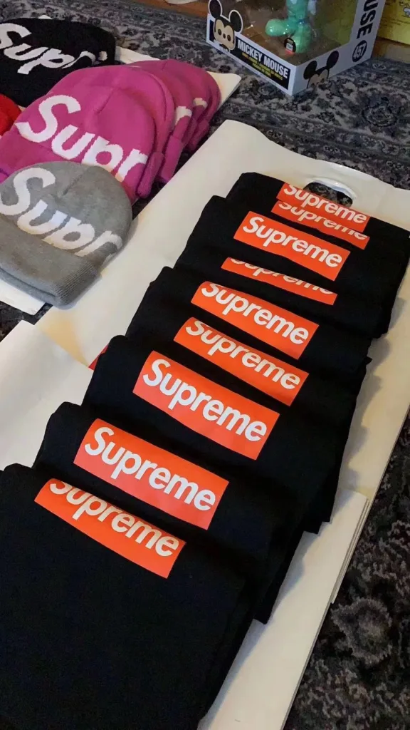 SUPREME FW19 BOX LOGO S M L XL
