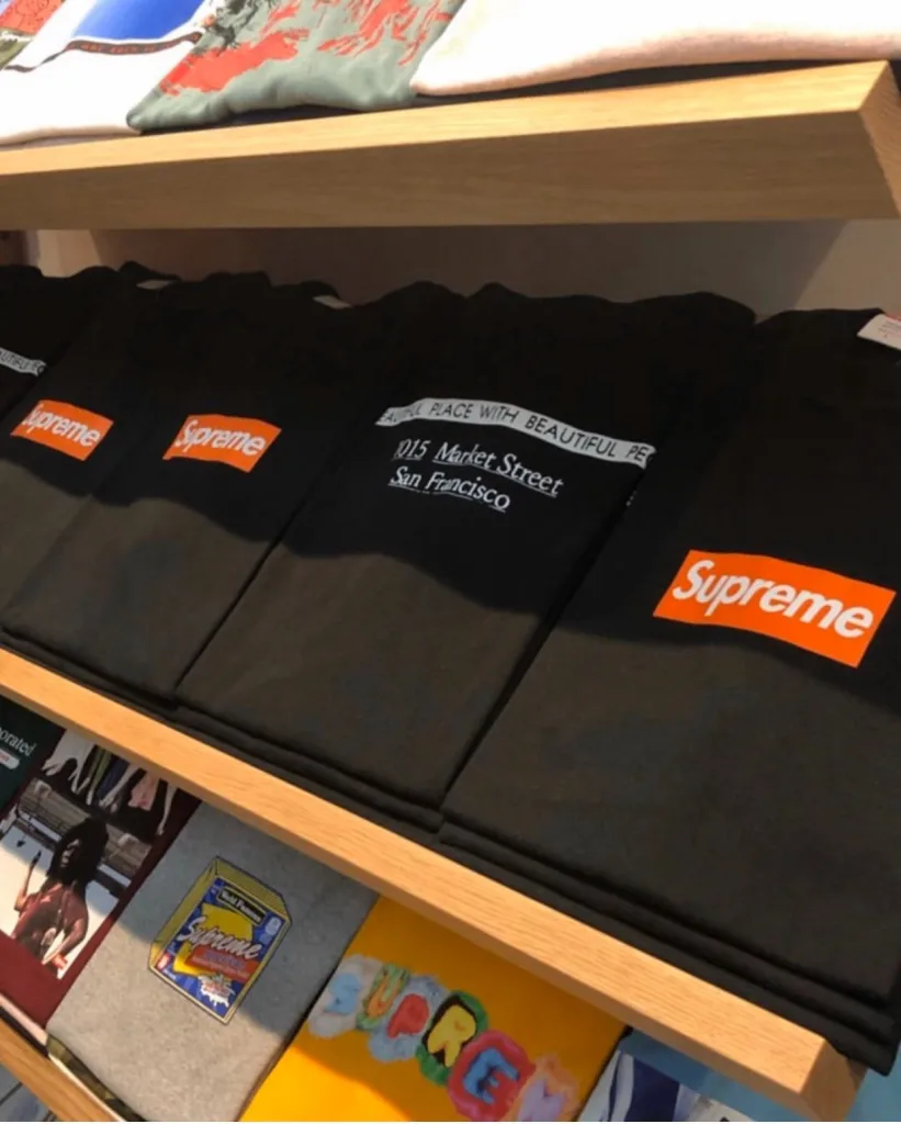 SUPREME FW19 BOX LOGO S M L XL