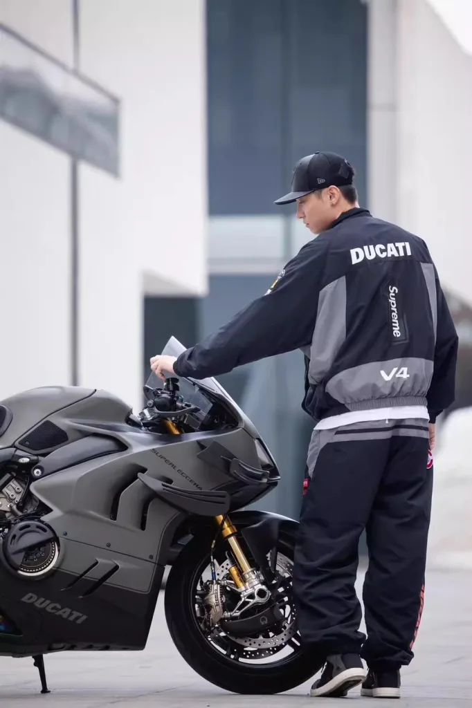 Supreme 24SS Ducati S M L XL