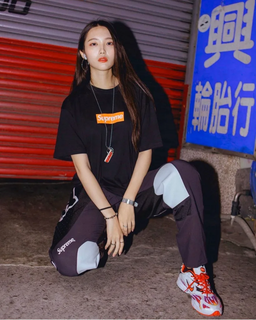 SUPREME FW19 BOX LOGO S M L XL